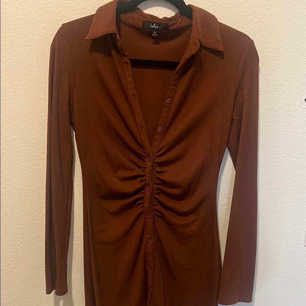 Lulu's Brown Ruched Button-Front Long Sleeve Top